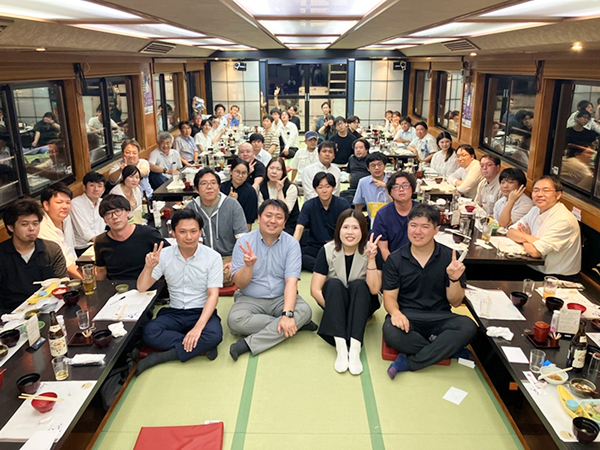 技術部　屋形船にて決起集会